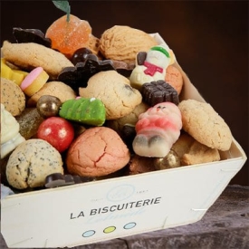 LA CAGETTE DE MACARONS, CHOCOLATS ET FRIANDISES  - La Biscuiterie Lolmede